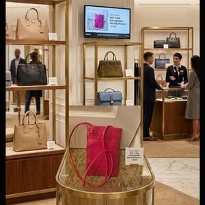 Elegant Fuschia Pink Croc-Embossed Crossbody Bag